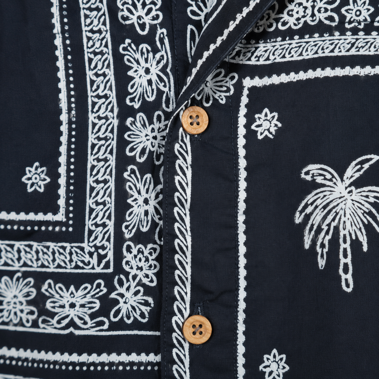 Premium Tee Black Bandana Print Camp