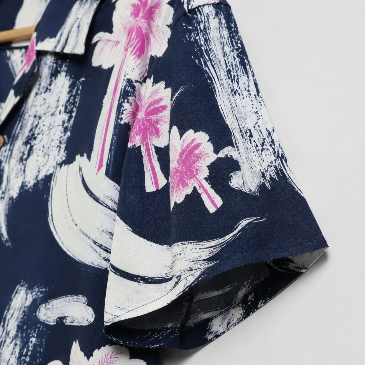 Premium Tee Tropical Print Camp
