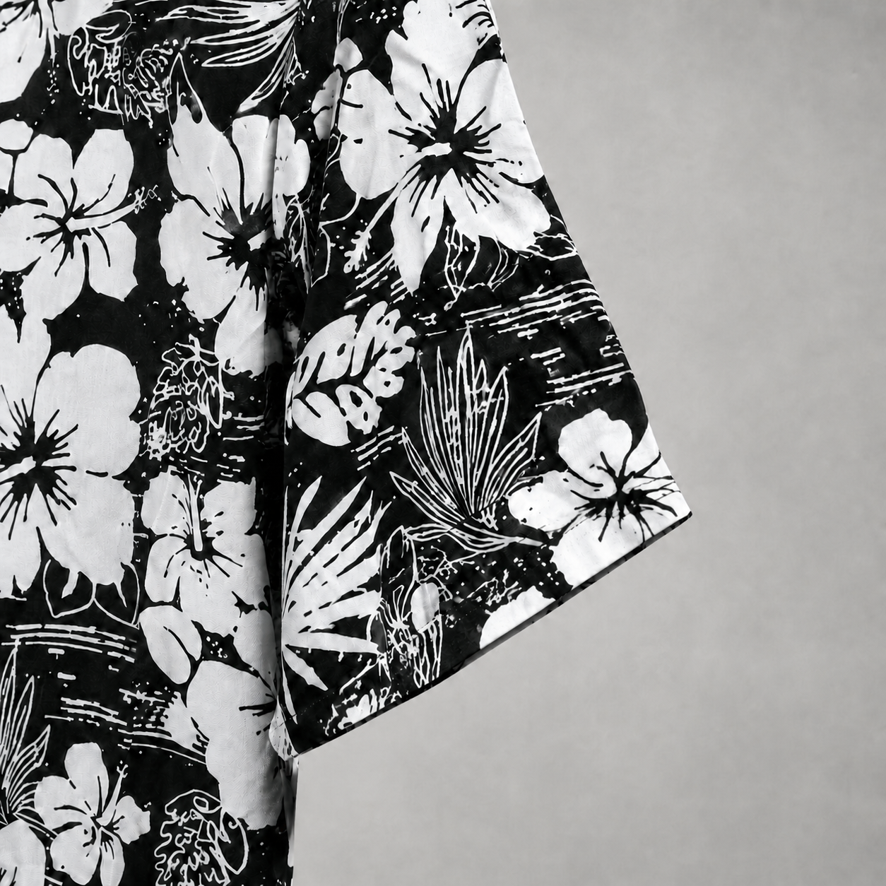Premium Tee Black & White Floral Printed