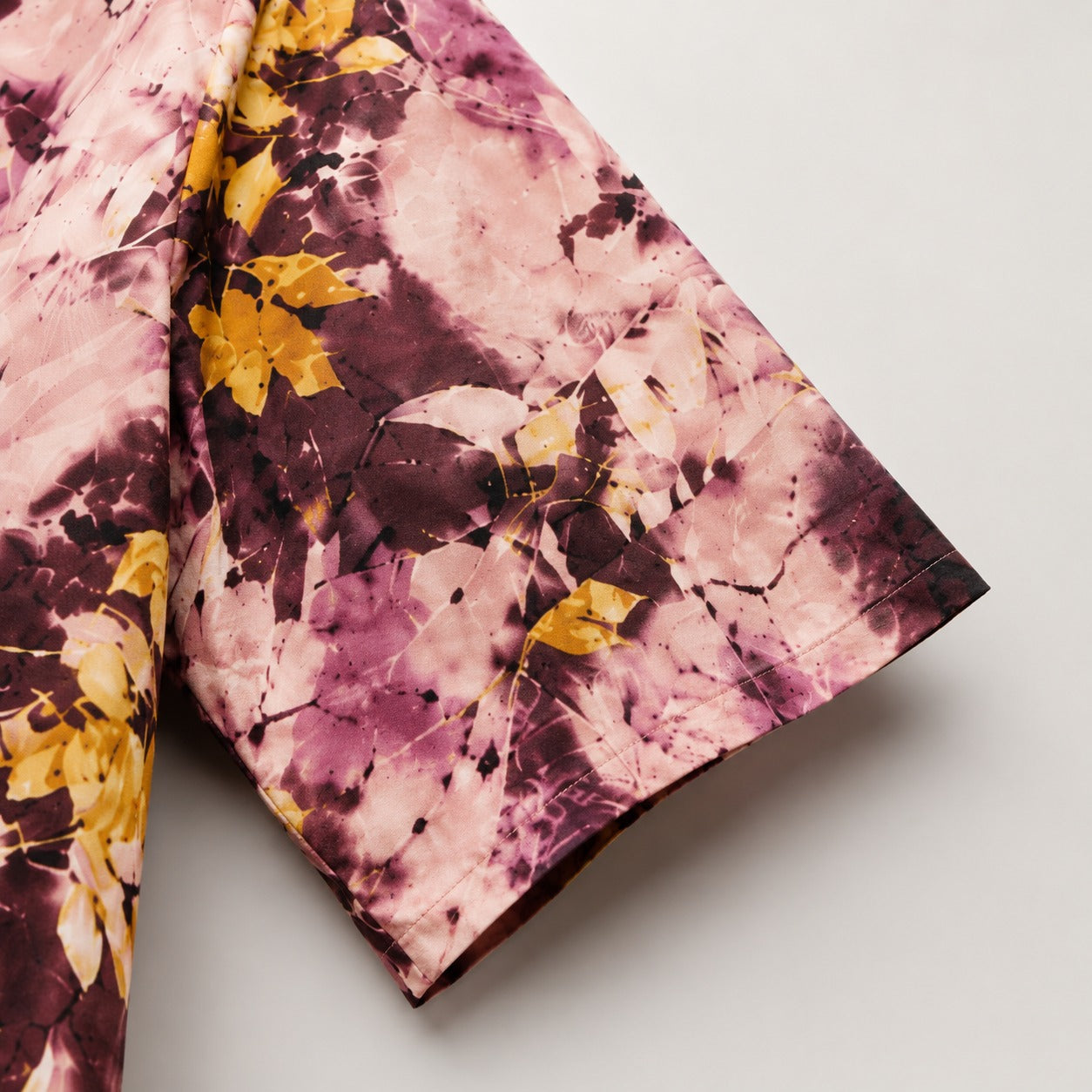 Premium Tee Tropical  Magenta Floral