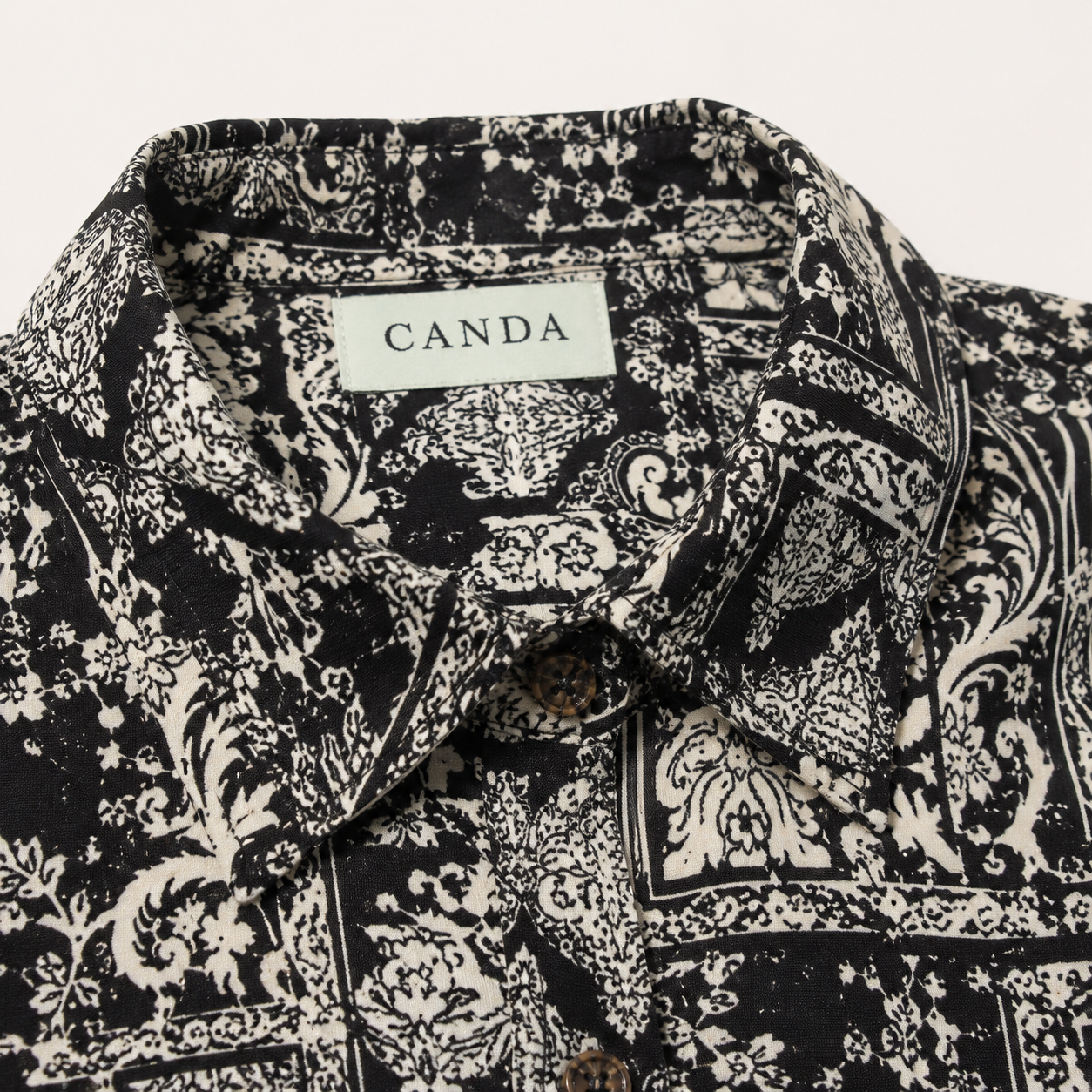 Premium Tee Black & White Paisley Printed